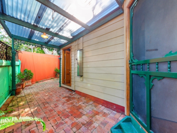 16 Stanley Street, Stanmore
