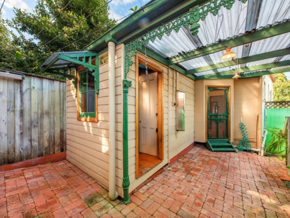 16 Stanley Street, Stanmore