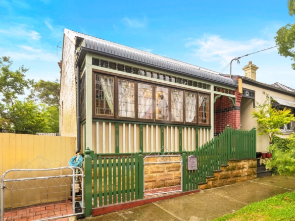 16 Stanley Street, Stanmore